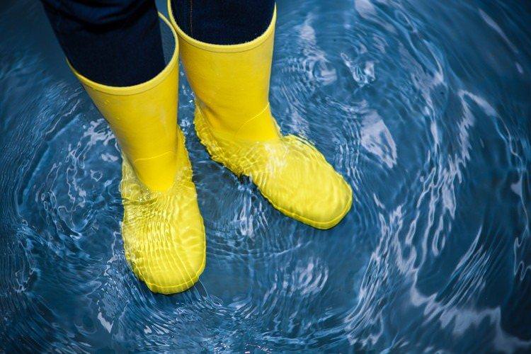 Як розтягнути гумове взуття в домашніх умовах Як розтягнути гумове взуття в домашніх умовах