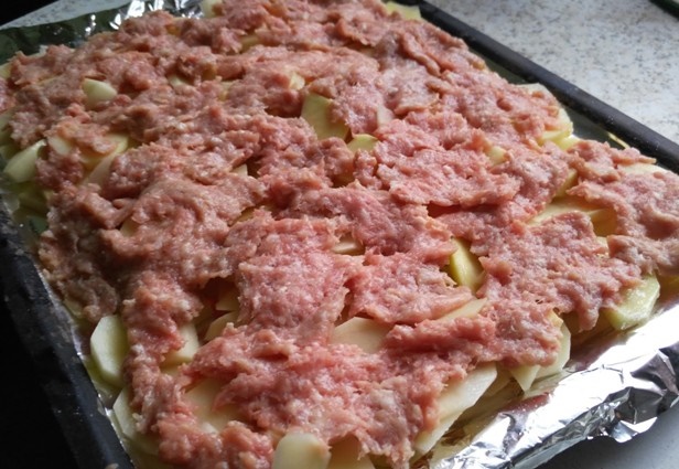 Мясо по-французьки з картоплею. Топ-6 кращих рецептів мяса в духовці3