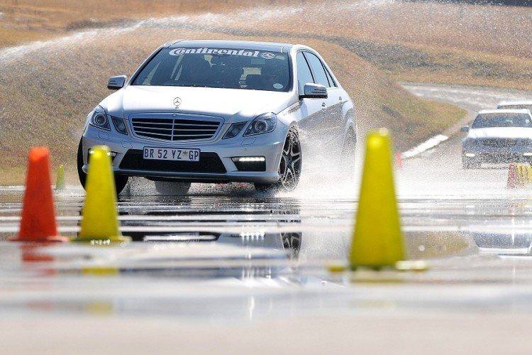Майстер-клас з водіння - Що подарувати хлопцеві на Новий рік Майстер-клас з водіння - Що подарувати хлопцю на Новий рік