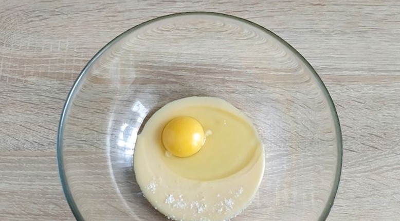 Пончики на згущеному молоці – швидко і смачно4