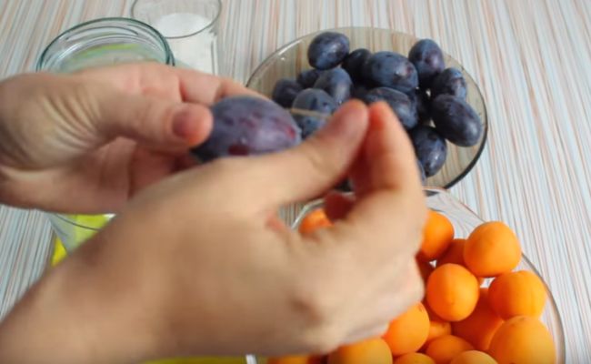 7 найкращих рецептів як приготувати компот зі сливи без стерилізації на зиму