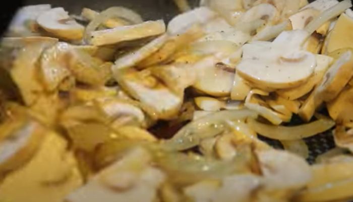 7 простих покрокових рецептів салату Гніздо Глухаря на будь-який смак