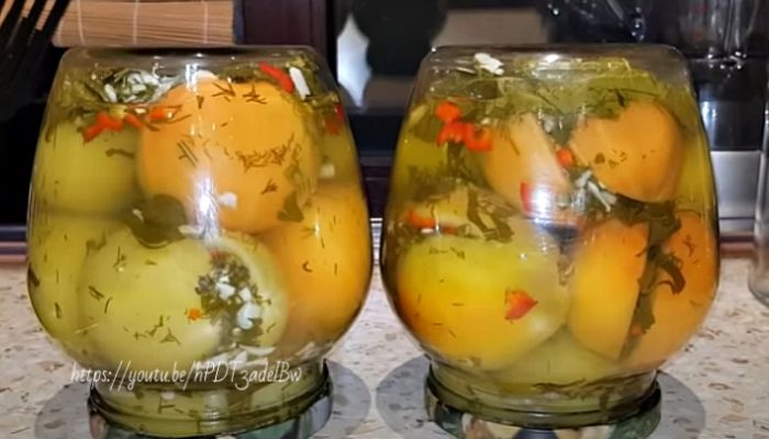 8 простих рецептів зелених помідорів 2022 на зиму: мариновані на будь-який смак та смак