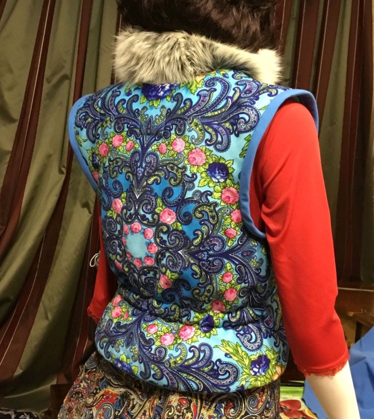 Жилети з павлопосадських хусток