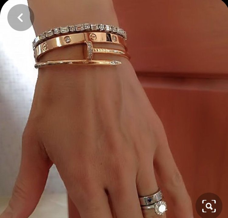Cartier браслети у зірок