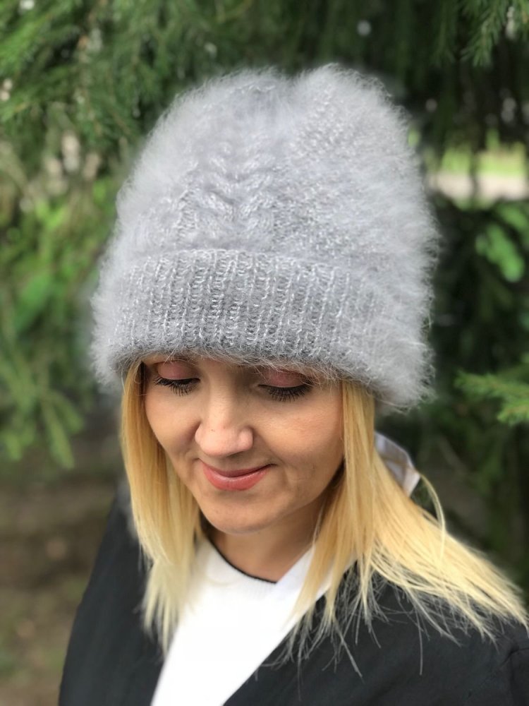 Шапка біні з пуху норки біла