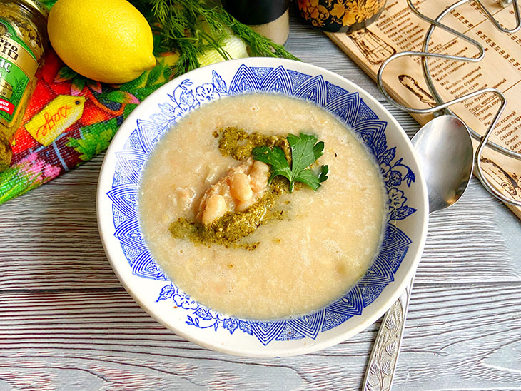 Суп з білої квасолі з песто - ніжний, поживний та оригінальний