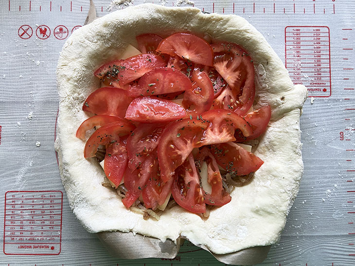 Галета з помідорами, цибулею та сиром - смачна та оригінальна випічка