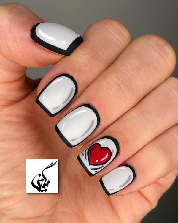 Comic nails - модний у 2023 році дизайн нігтів