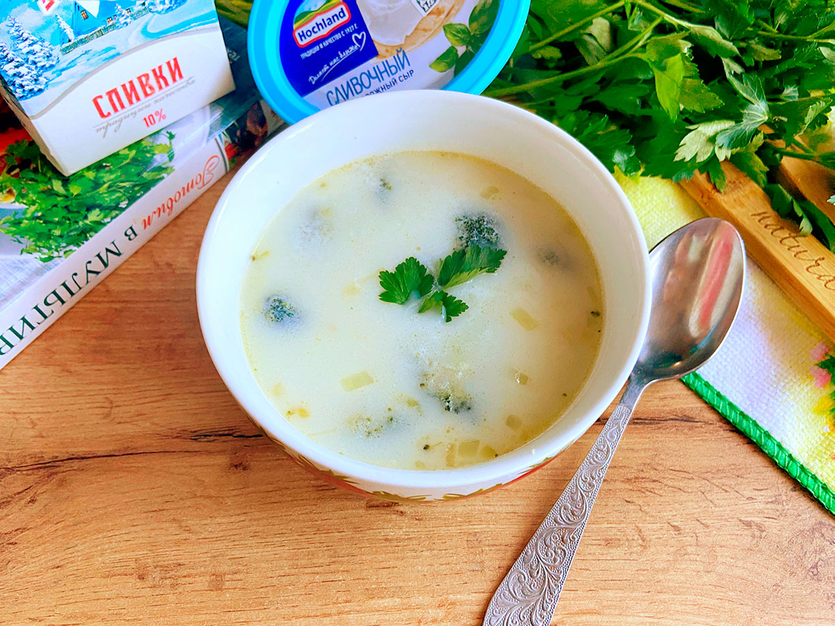 Сирний суп з броколі та вершками - ніжний та ситний