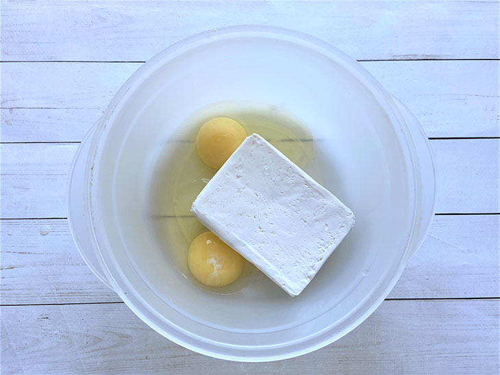 Сирні кекси з манкою - простий і смачний рецепт