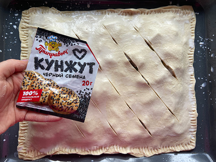 Пиріг з мінтаєм у духовці - смачний, красивий та ситний