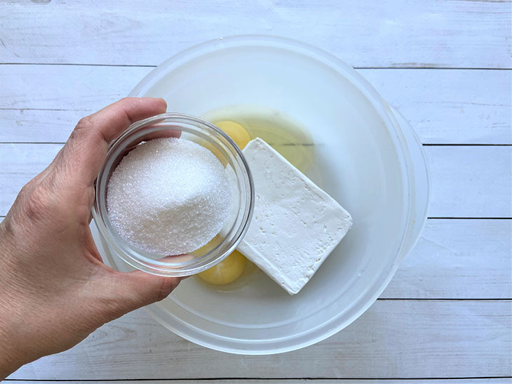 Сирні кекси з манкою - простий і смачний рецепт