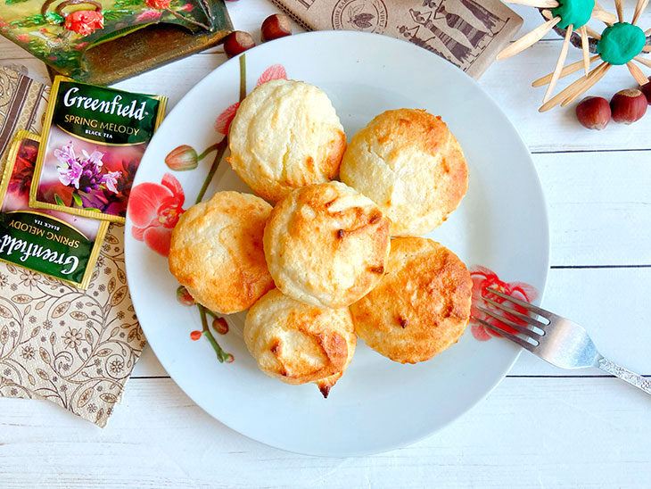 Сирні кекси з манкою - простий і смачний рецепт