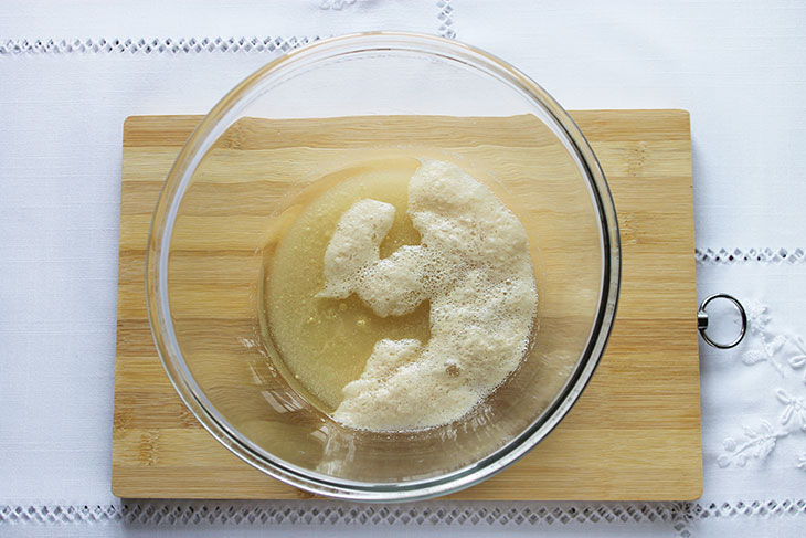 Пісний пиріг з капустою - пишний, м'який та ароматний