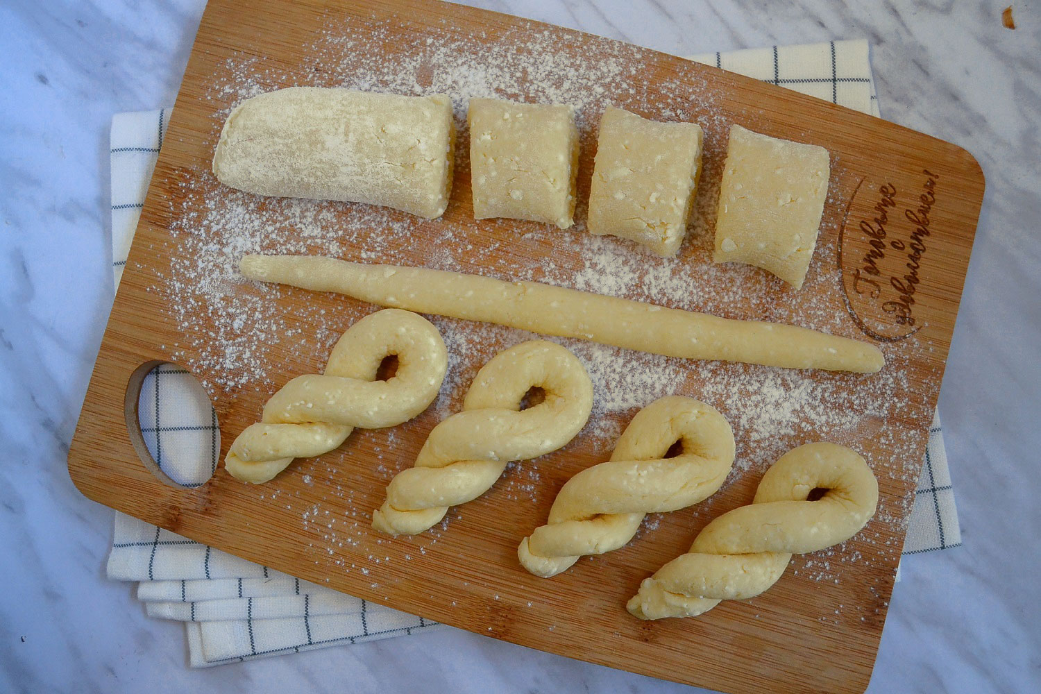 Сирні джгутики - ароматна та хрумка випічка