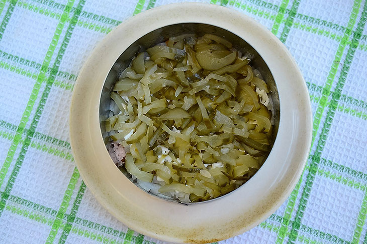 Салат по-мурманськи з печінкою тріски - ніжний та вишуканий