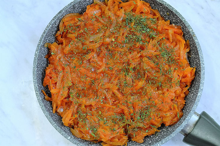 Ледачі голубці з куркою та печерицями - смачна і проста страва