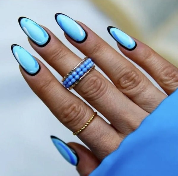 Comic nails - модний у 2023 році дизайн нігтів