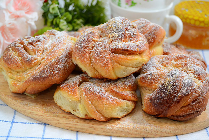 Булочки з корицею та цукром - простий та швидкий рецепт