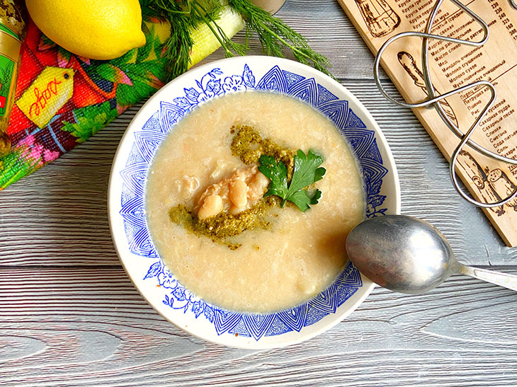 Суп з білої квасолі з песто - ніжний, поживний та оригінальний