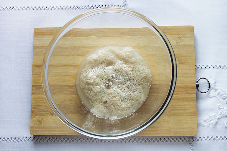 Пісний пиріг з капустою - пишний, м'який та ароматний