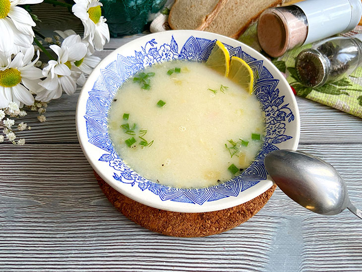 Курячий суп з лимоном - ароматний та незвичайний