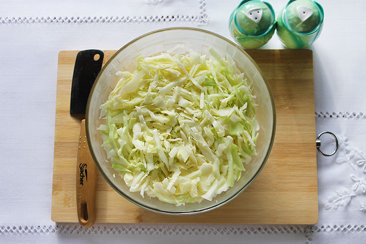 Пісний пиріг з капустою - пишний, м'який та ароматний