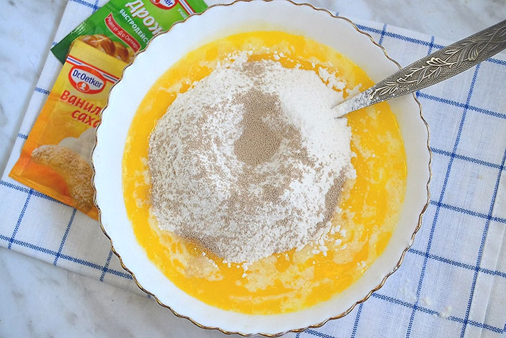 Булочки з корицею та цукром - простий та швидкий рецепт