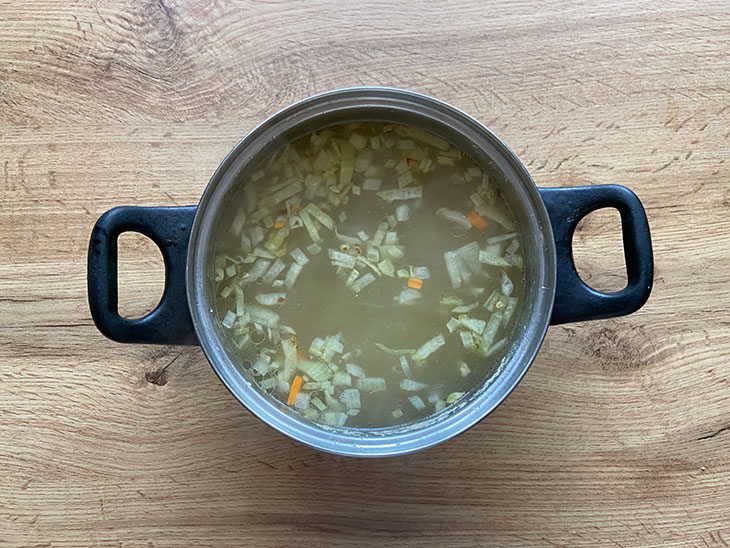 Сирний суп з броколі та вершками - ніжний та ситний