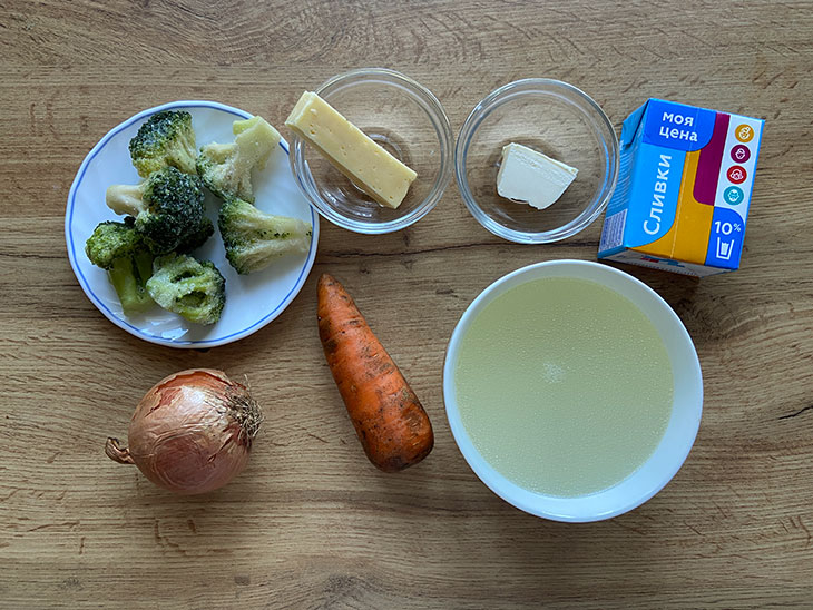 Сирний суп з броколі та вершками - ніжний та ситний