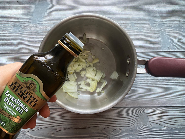 Суп з білої квасолі з песто - ніжний, поживний та оригінальний