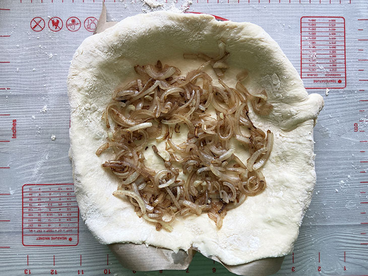 Галета з помідорами, цибулею та сиром - смачна та оригінальна випічка