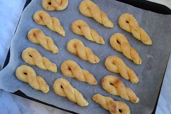 Сирні джгутики - ароматна та хрумка випічка