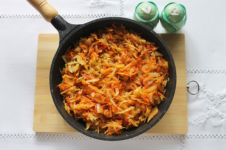 Пісний пиріг з капустою - пишний, м'який та ароматний