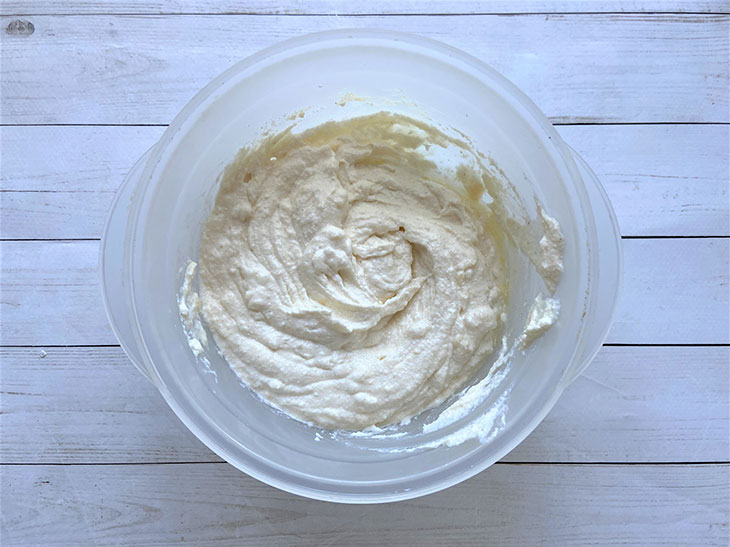 Сирні кекси з манкою - простий і смачний рецепт