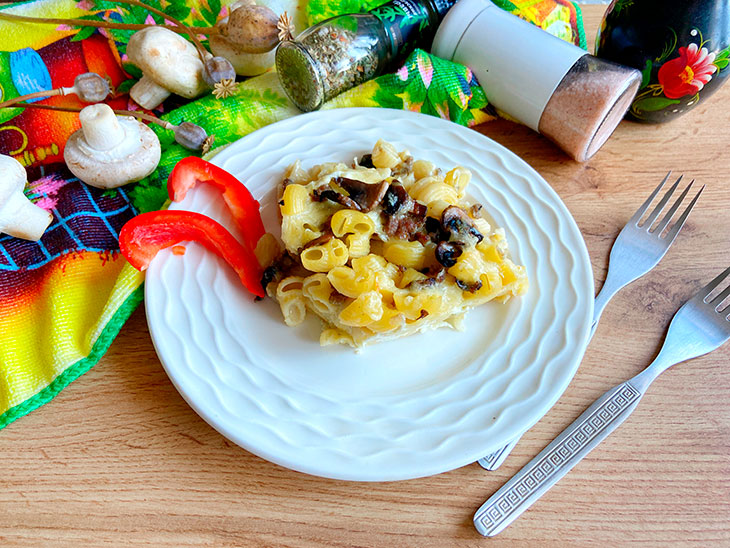 Макаронник з фаршем та грибами - ситно, просто та смачно
