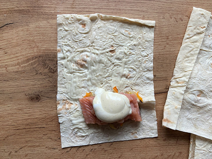 Горбуша, запечена в лаваші - просто, смачно та оригінально