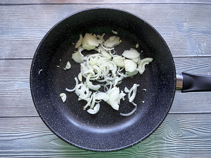 Галета з помідорами, цибулею та сиром - смачна та оригінальна випічка