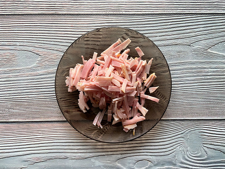 Рулет із лаваша з шинкою - цікава закуска на швидку руку