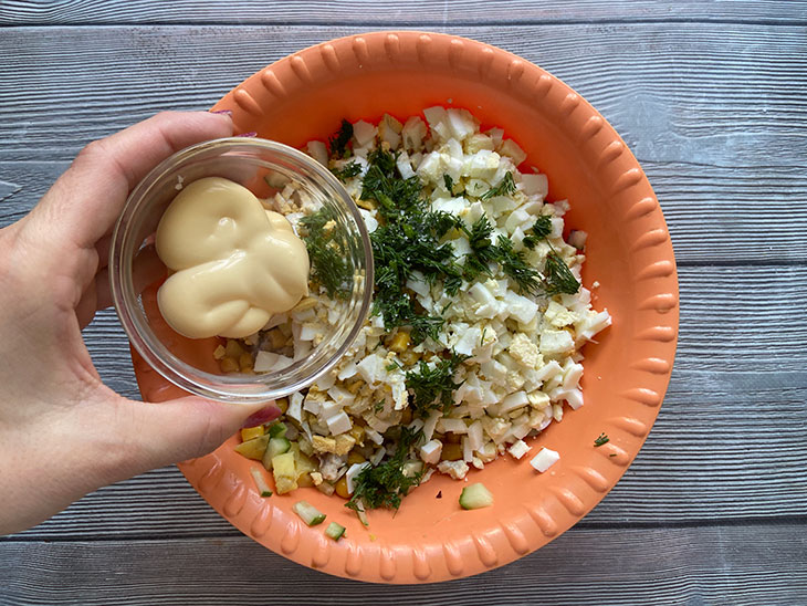 Салат з кукурудзою «Сонячний» - яскравий та апетитний.