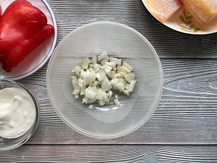 Пангасіус під шубою - проста, швидка та смачна страва