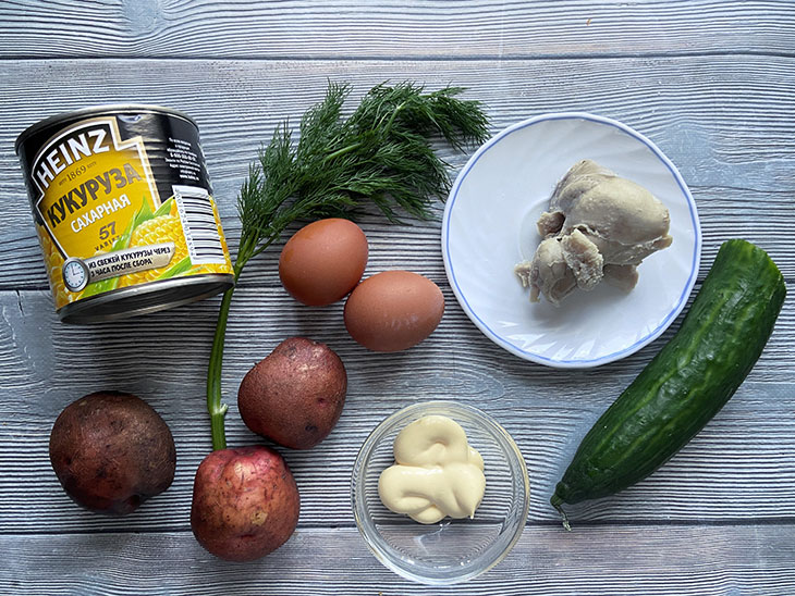 Салат з кукурудзою «Сонячний» - яскравий та апетитний.