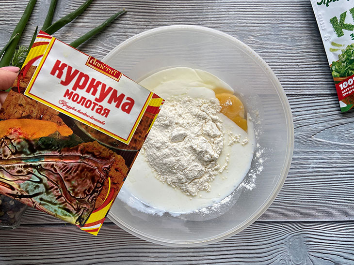 Пиріжки з цибулею та пекінською капустою - пишні та апетитні