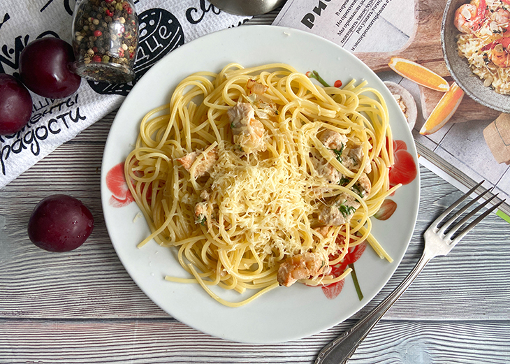 Спагетті з індичкою та сиром - швидко, просто та смачно