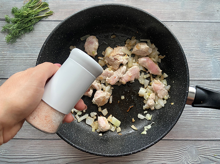 Спагетті з індичкою та сиром - швидко, просто та смачно