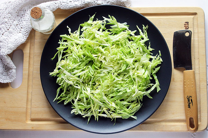 Щи з молодої капусти – ніжний смак та найтонший аромат