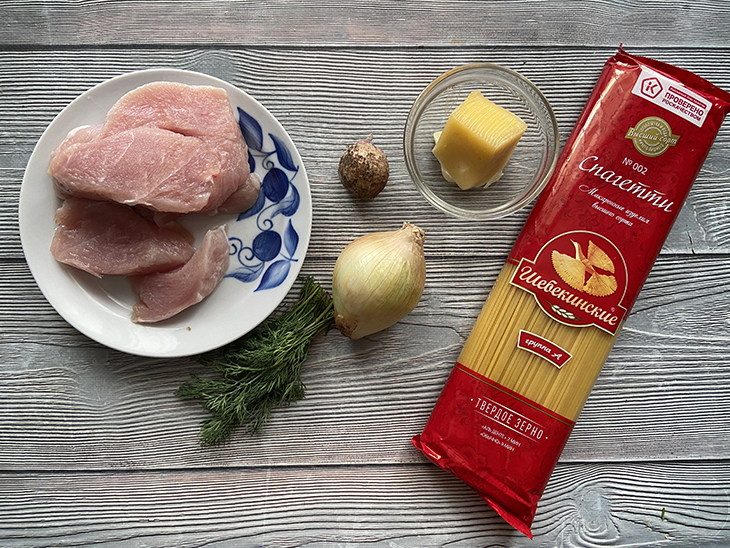 Спагетті з індичкою та сиром - швидко, просто та смачно