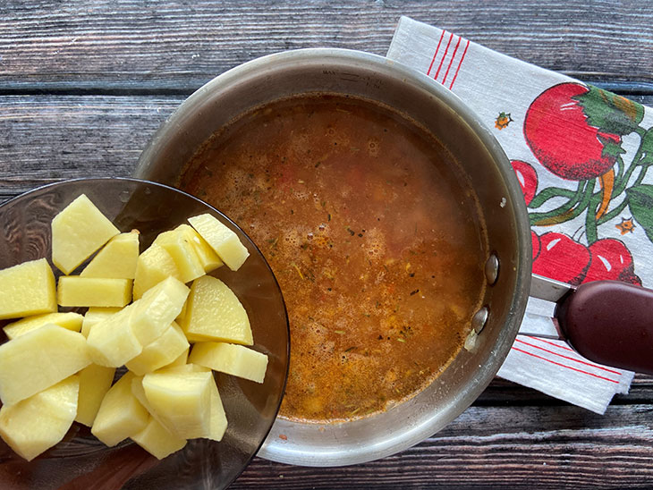 Суп-гуляш з індичкою - смачна страва без шкоди фігурі