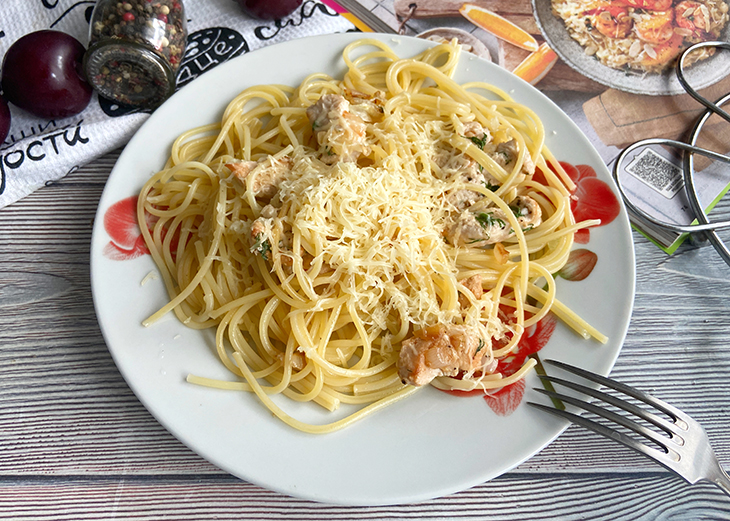 Спагетті з індичкою та сиром - швидко, просто та смачно